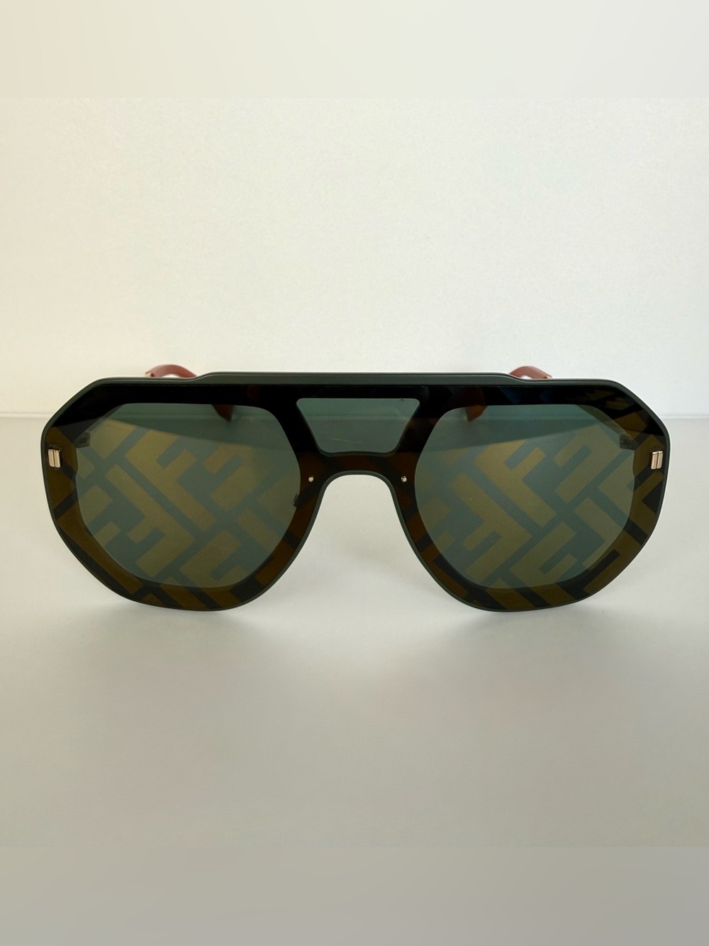 Fendi monogram pilot shape unisex sunglasses FE40006U 32Q Authentic Retail 480$